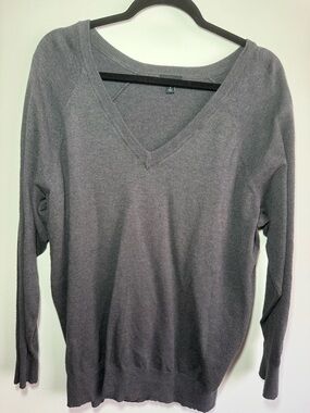 PreLoved Torrid Gray Long Sleeve V Neck Sweater Size 2 18/20